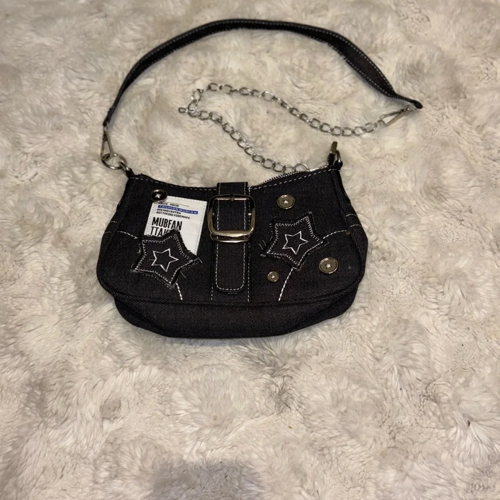 3/30$ Black Shoulder Bag - Picture 4 of 7